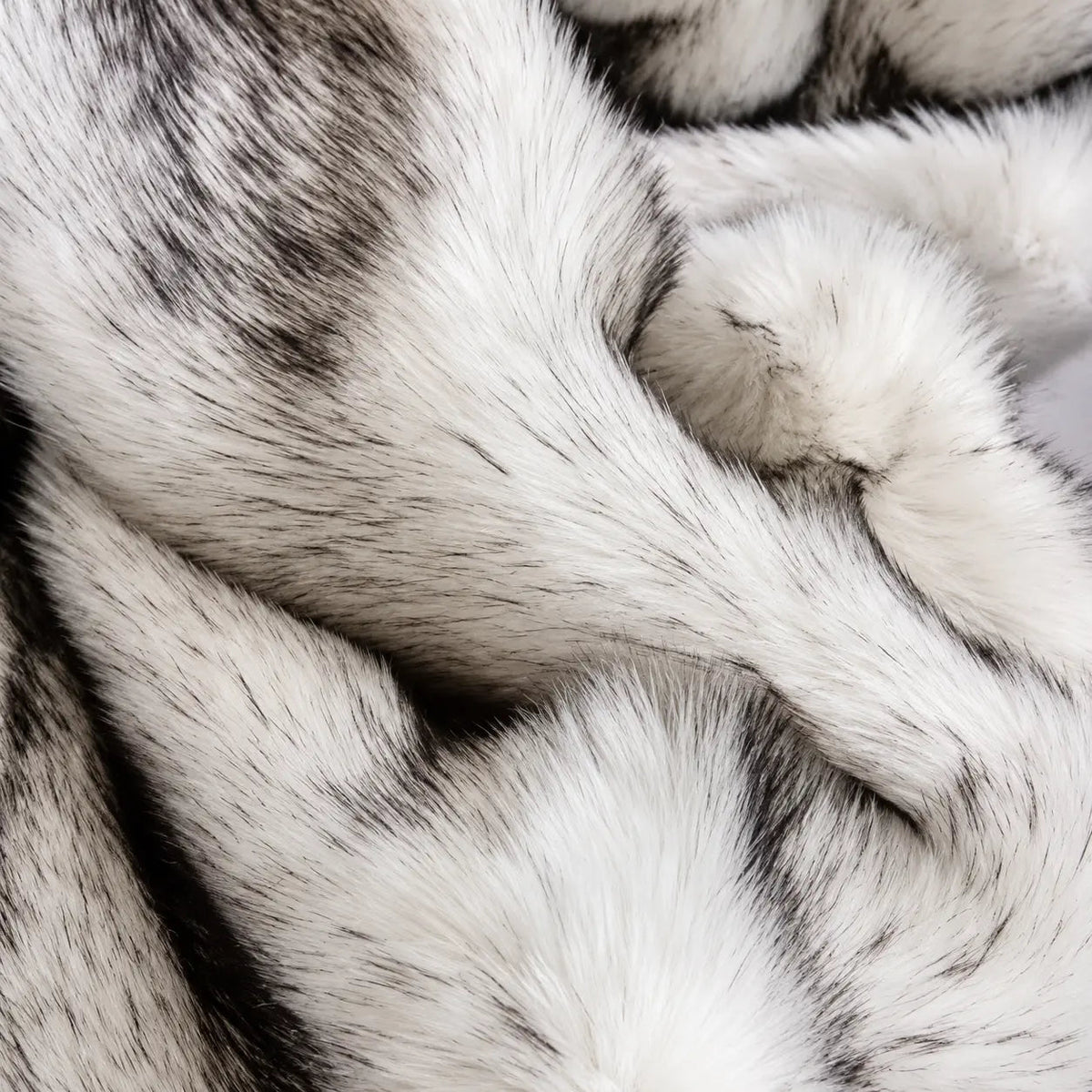Soft Faux Fur Throw – White 220x75cm