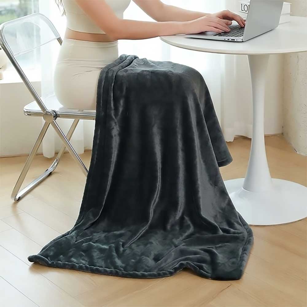 Black Heated Throw with 9 Heat Settings