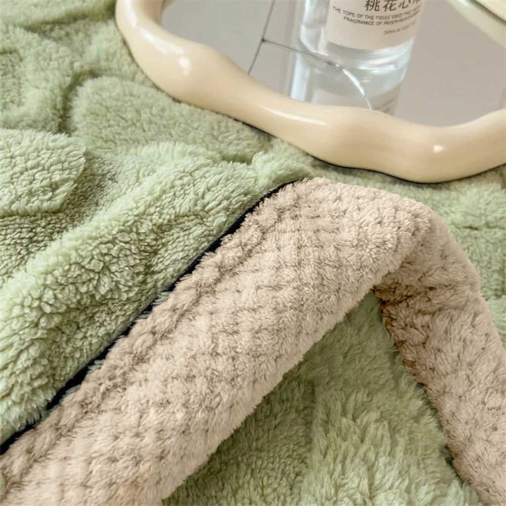 Green Soft Raised Heart-Pattern Fleece Throw